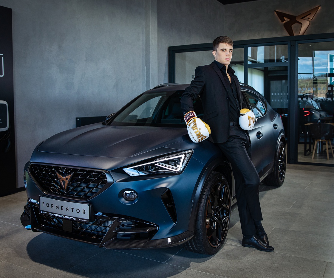 První CUPRA Garage v ČR má svou tvář